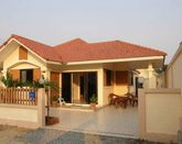 Strand- golfnra nybyggd villa i Bang Saray intill Jomtien, Pattaya.
