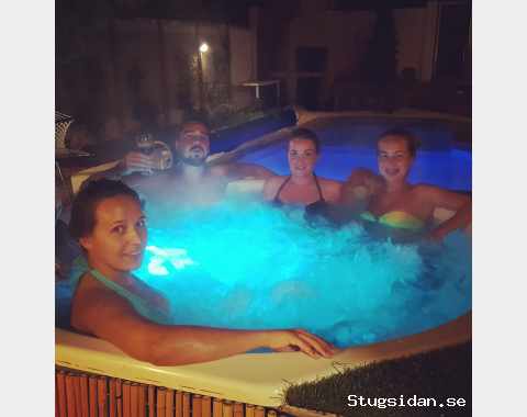 Beautiful guest house with pool, close to the beach