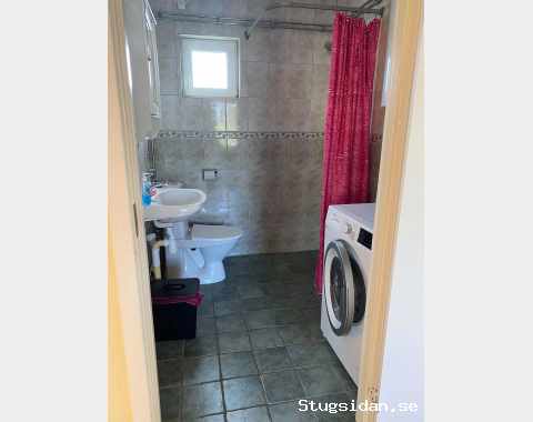 Stuga med havsutsikt närta golfbana