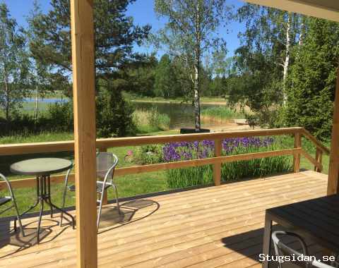 Mysig stuga för 4 personer med privat sandstrand, 25 min från Mariehamn