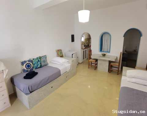 ESTIA, GROUND FLOOR APARTMENT  IN A TWO LEVELS TRADITIONAL STONE HOUSE