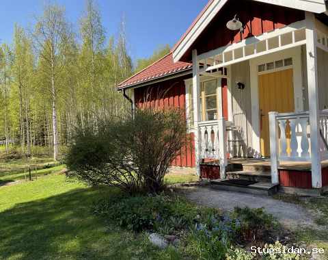 Modern stuga 20 km från Järvsö i Undersvik.