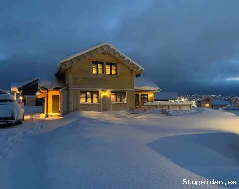 Nybyggd stuga på Branäsberget nära Ski in / Ski out vägar