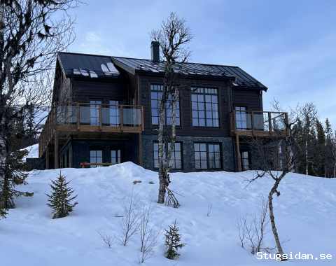 Rymlig fjällstuga med fantastiskt läge i Bydalen