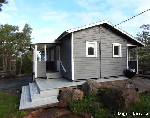 Naturnära boende vid havet på Åland bra fiske.