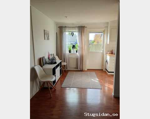 Radhus lägenhet med tomt o altan 2a 75 kvm