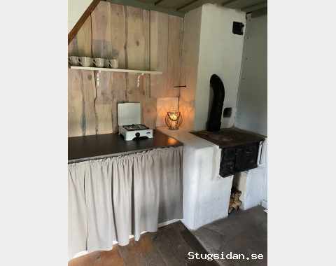 Välkomna till sagolika Å-stugan