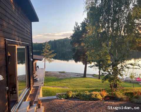 &#127749; Drömstuga med sjötomt ledig i sommar – bara 20 minuter från Stockholm! &#127754;