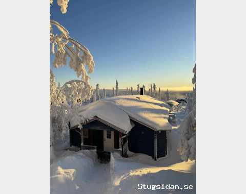Högt belägen mysig fjällstuga uthyres i familjevänligt område!