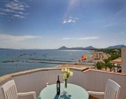 very beautiful frontline sea penthouse in north Mallorca