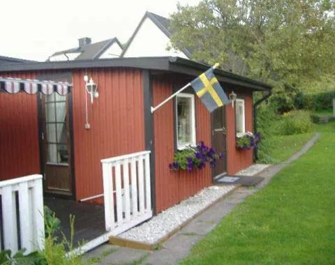 Liten Röd stuga  i Visby.