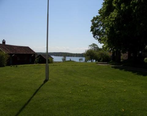 Sjönära stuga Tolfta Gård