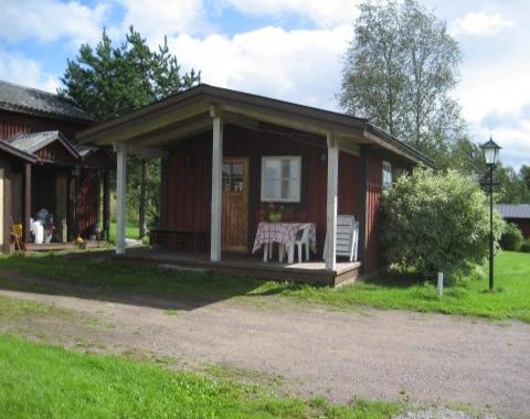 Liten Röd Stuga Nära Kil