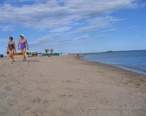 Large villa with pool near the Mediterranean