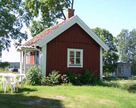 Sjönära stuga Tolfta Gård