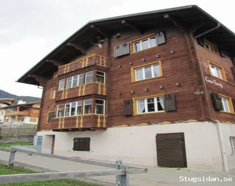 semesterhus med 3 våningar i  kanton graubuenden