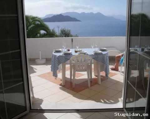 Underbart semesterhus på ön Egina med havspanorama och pool