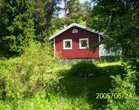 Roslagen, stuga nära badstrand