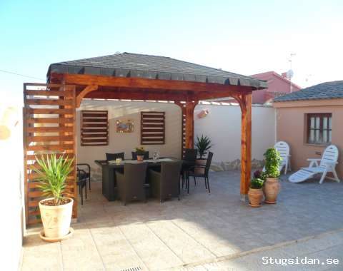 Koselig hus med kort gangavstand til sjøen, restauranter og butikker m.m.