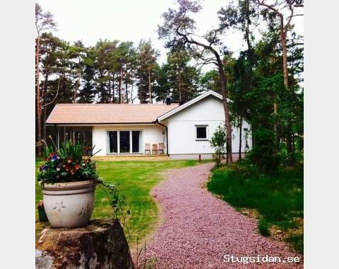 Nybyggd stuga/fritidshus med utsikt över Kalmarsund