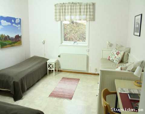 Familjerum i herrgårdsmiljö, med egen strand