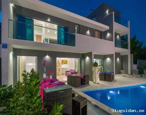 Lyxvilla Martinis, Rogoznica