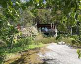 A summerhouse next to a lake on the island of Tynning.