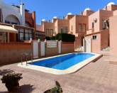 Charmigt radhus i Torrevieja 150 m ...