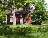 - Traditional Red House with lake view -