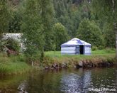 Abenteuer in mongolischer Jurte am Flussufer!